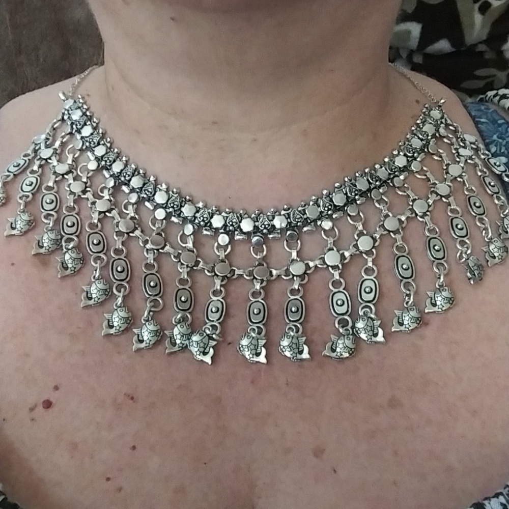 Silver collar necklace